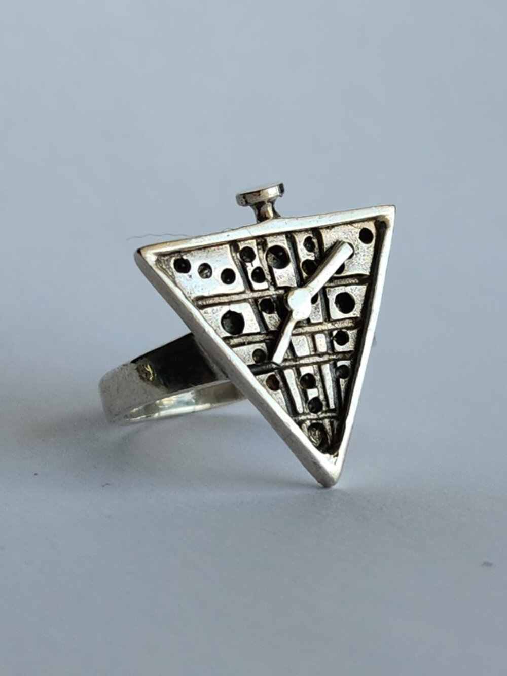 Vintage sterling silver 80s funky sci-fi style triangular clock ring - Picture 12 of 12